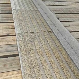 镇江黄金麻盲道石 盲条