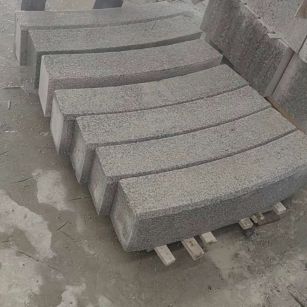 镇江芝麻白弧形路牙石