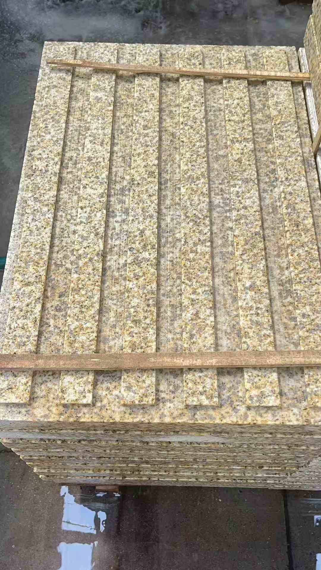 镇江黄金麻盲道 石材盲道