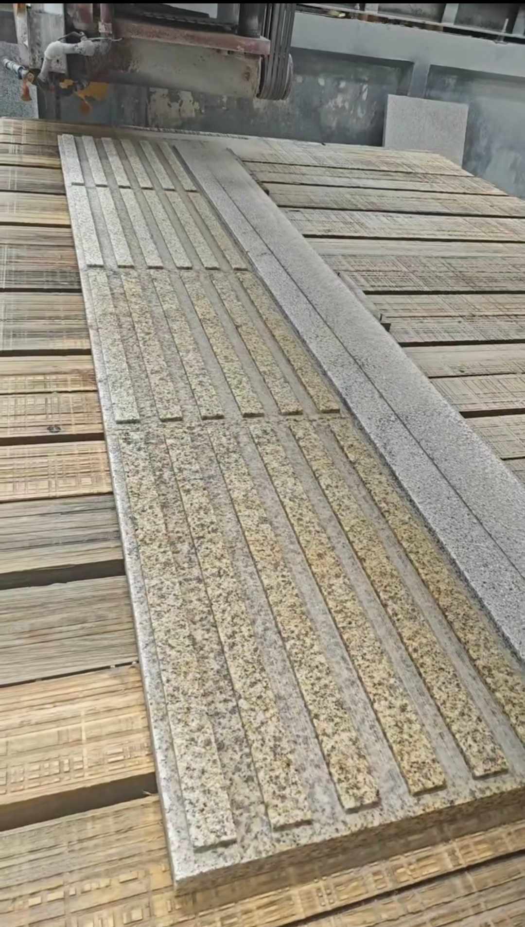 镇江黄金麻盲道石 盲条