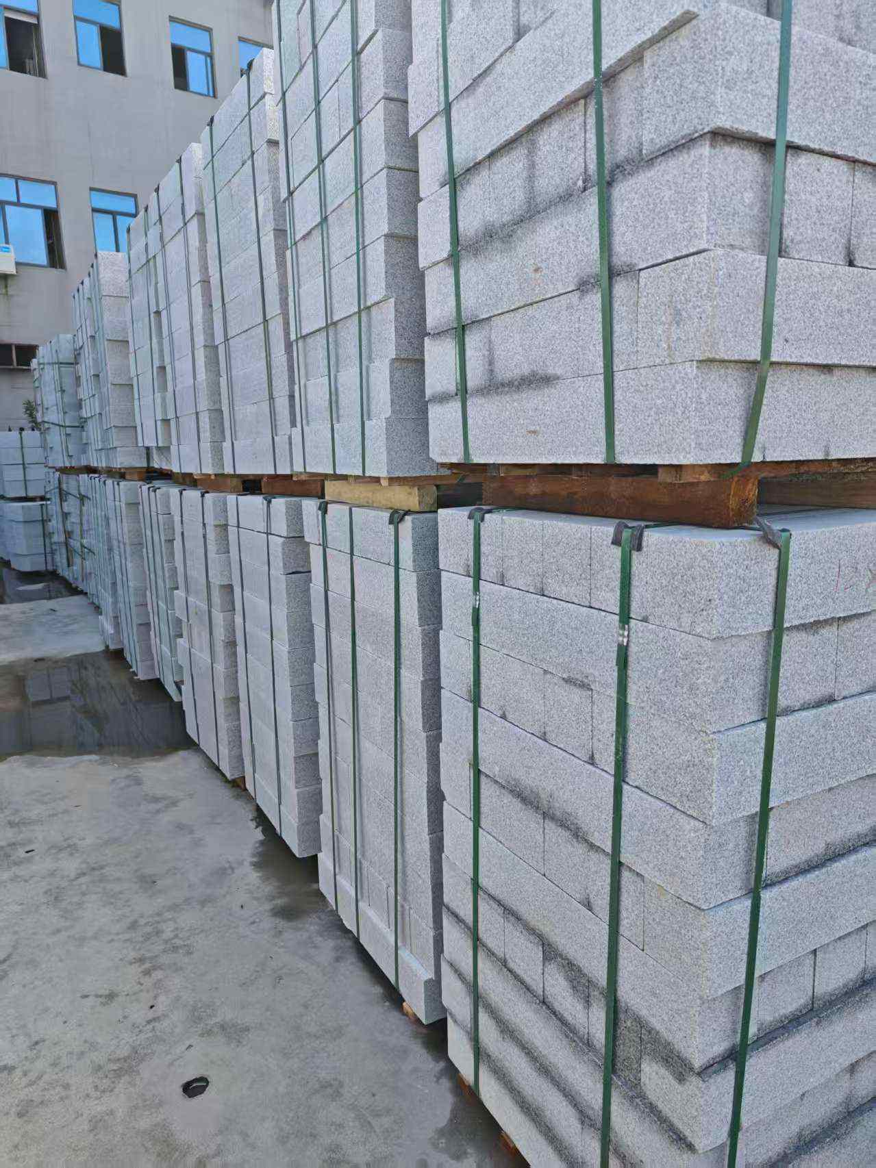 镇江芝麻白路牙石，路侧石